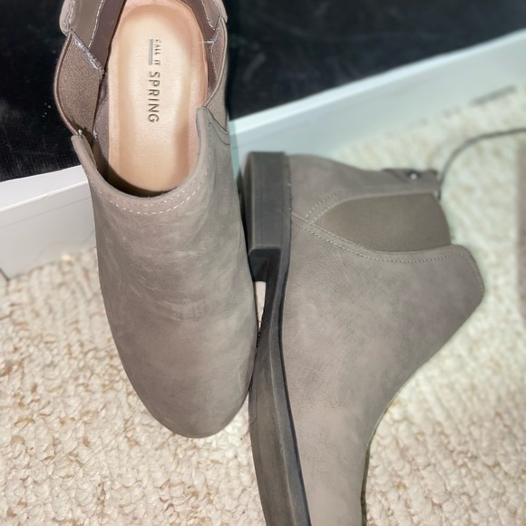 Grey/ Tan Ankle Boots Call It Spring - Picture 3 of 6